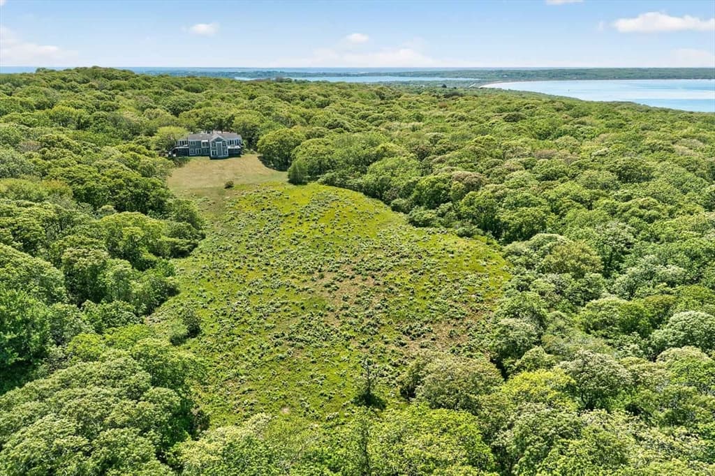49 Gosnolds Way, Chilmark MA 02535