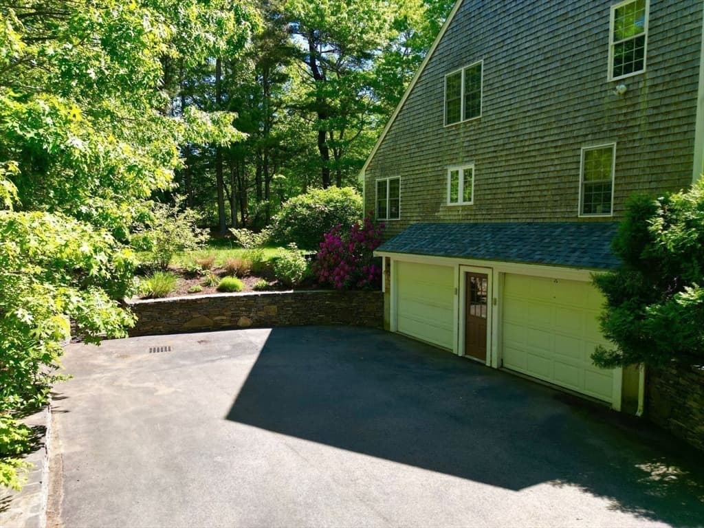 Single Family Residence at 105 Shallow Pond Ln, Plymouth MA 02360, Plymouth, photo 34 of 39