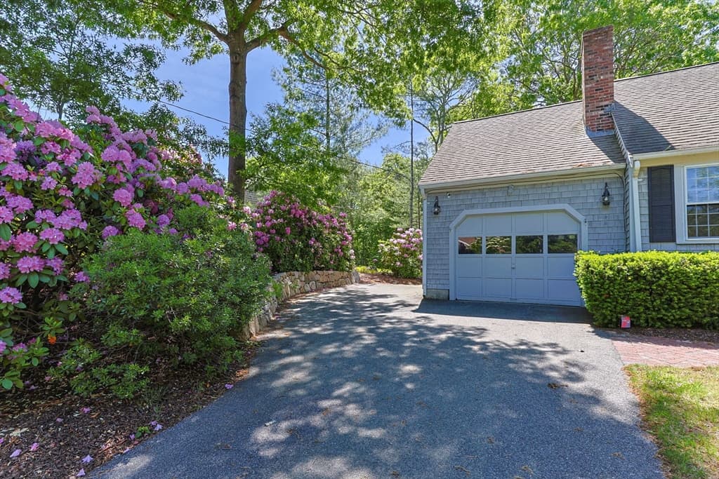114 King Arthur Dr, Barnstable MA 02601 photo 2