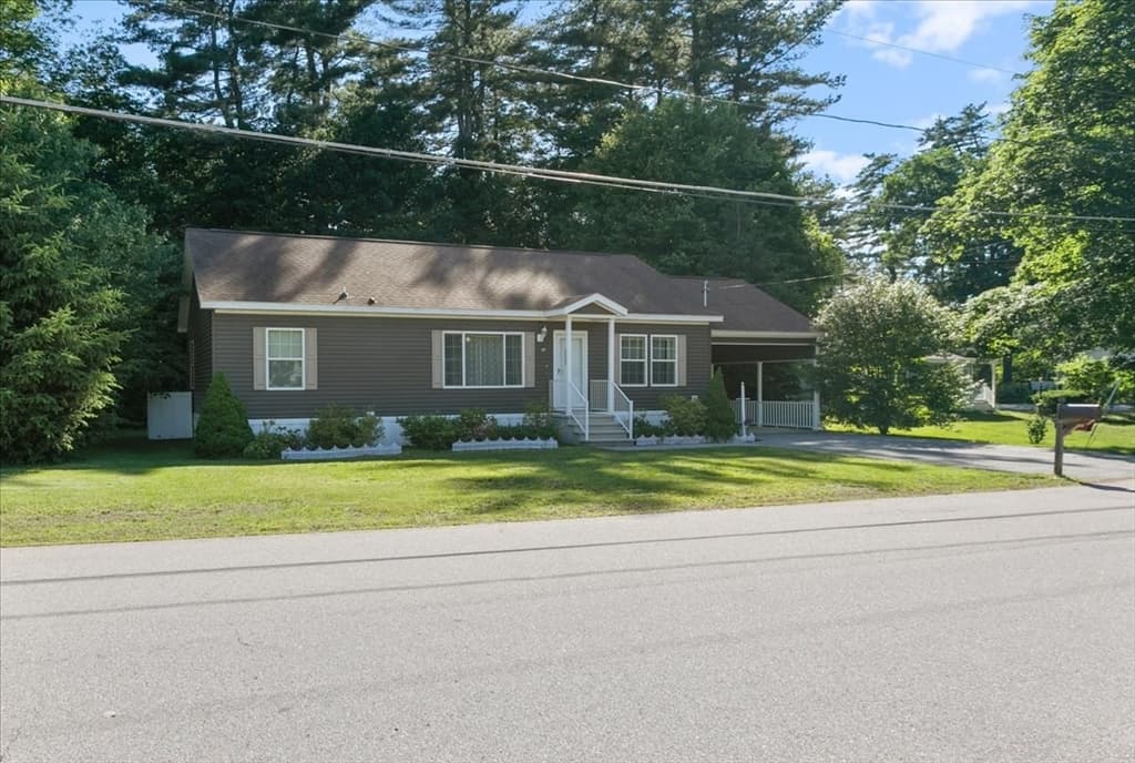 25 Ridgefield Dr., Nashua NH 03062