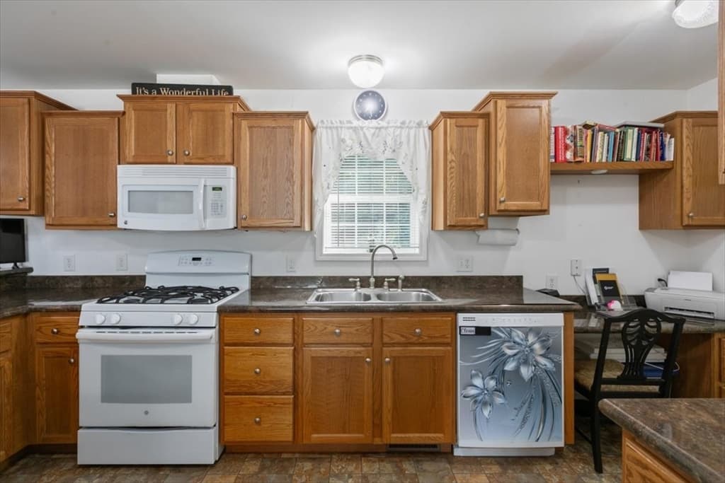 25 Ridgefield Dr., Nashua NH 03062 photo 9