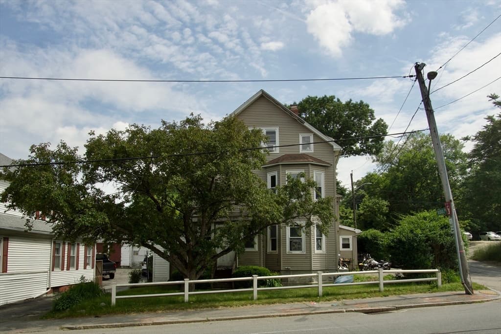 3 Family at 696 Grafton St, Worcester MA 01604, photo 2 of 14
