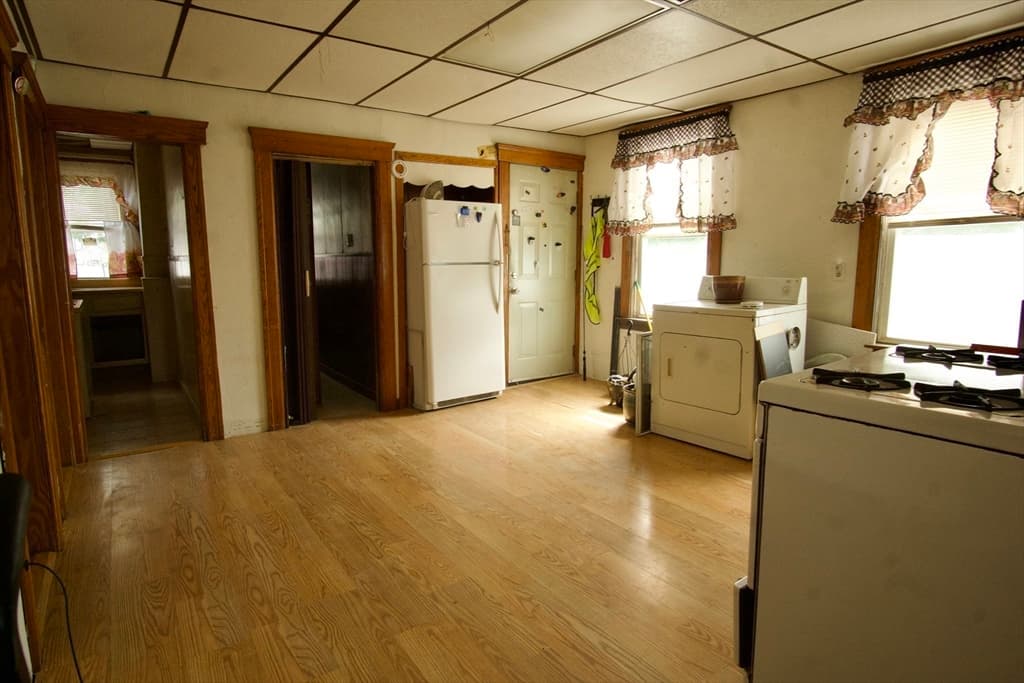 3 Family at 696 Grafton St, Worcester MA 01604, photo 4 of 14