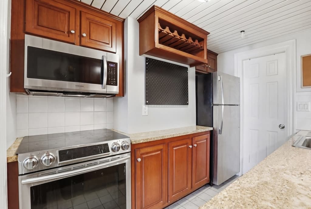 Condominium at 258 Marlborough # 2R, Boston MA 02116, photo 13 of 22