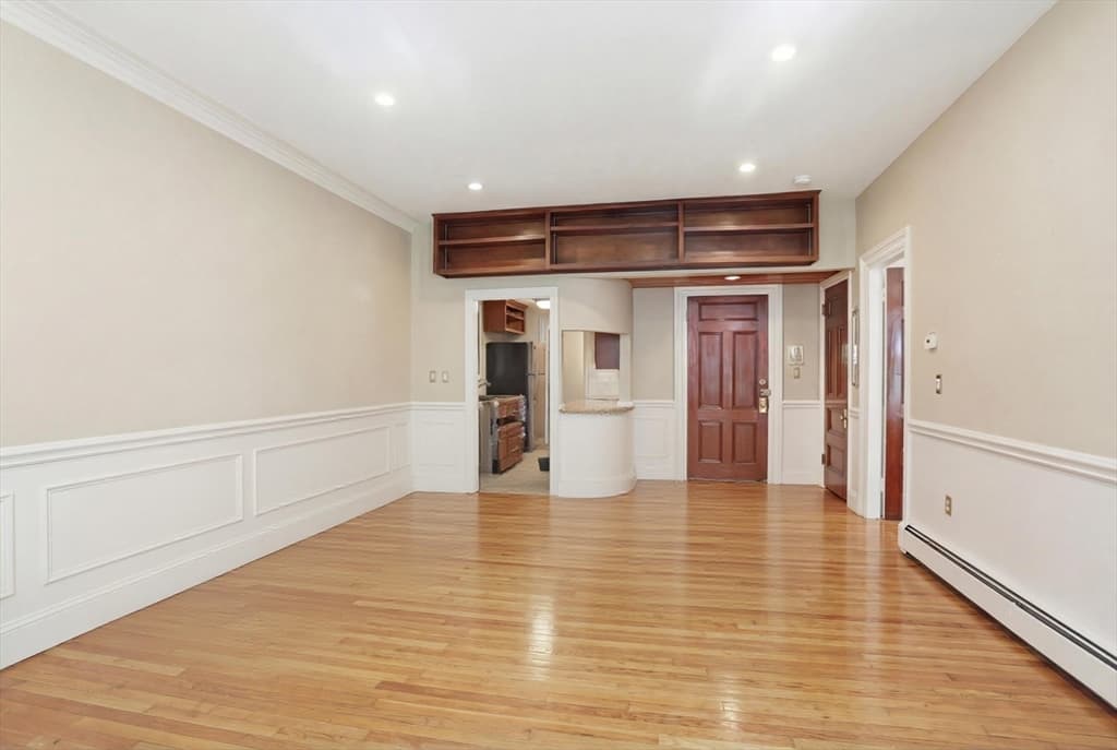 Condominium at 258 Marlborough # 2R, Boston MA 02116, photo 7 of 22