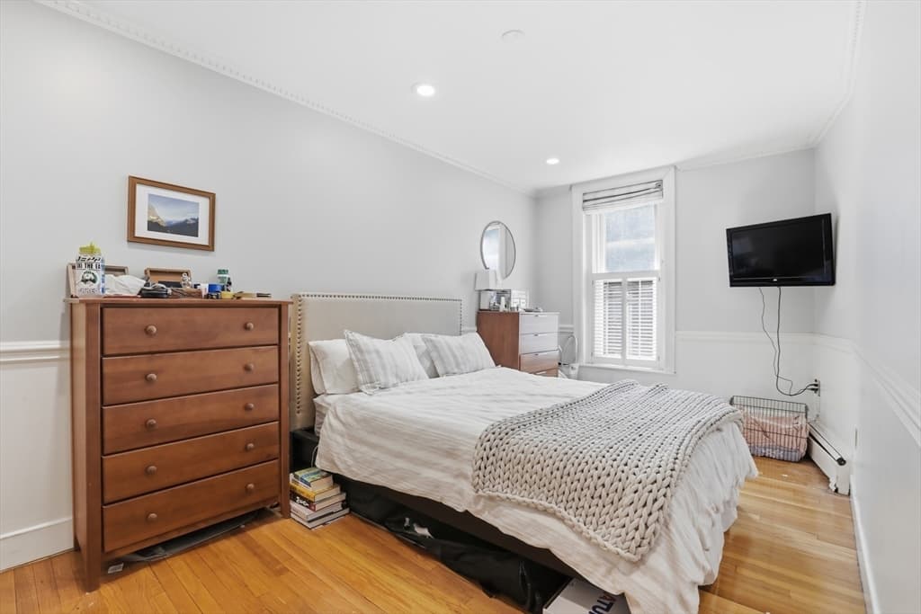 Condominium at 258 Marlborough # 2R, Boston MA 02116, photo 20 of 22