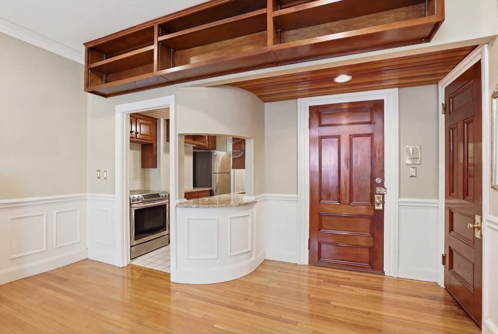 Condominium at 258 Marlborough # 2R, Boston MA 02116, photo 9 of 22