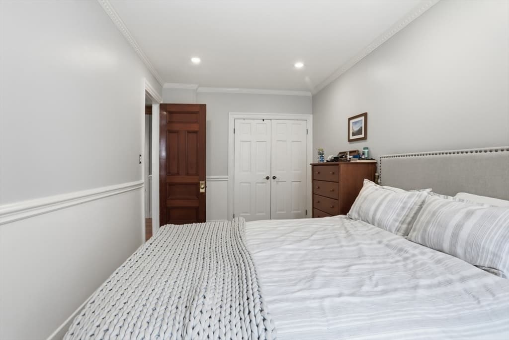 Condominium at 258 Marlborough # 2R, Boston MA 02116, photo 18 of 22