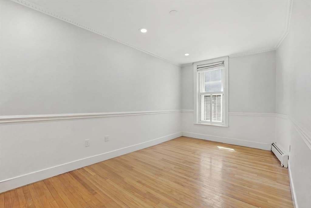 Condominium at 258 Marlborough # 2R, Boston MA 02116, photo 19 of 22