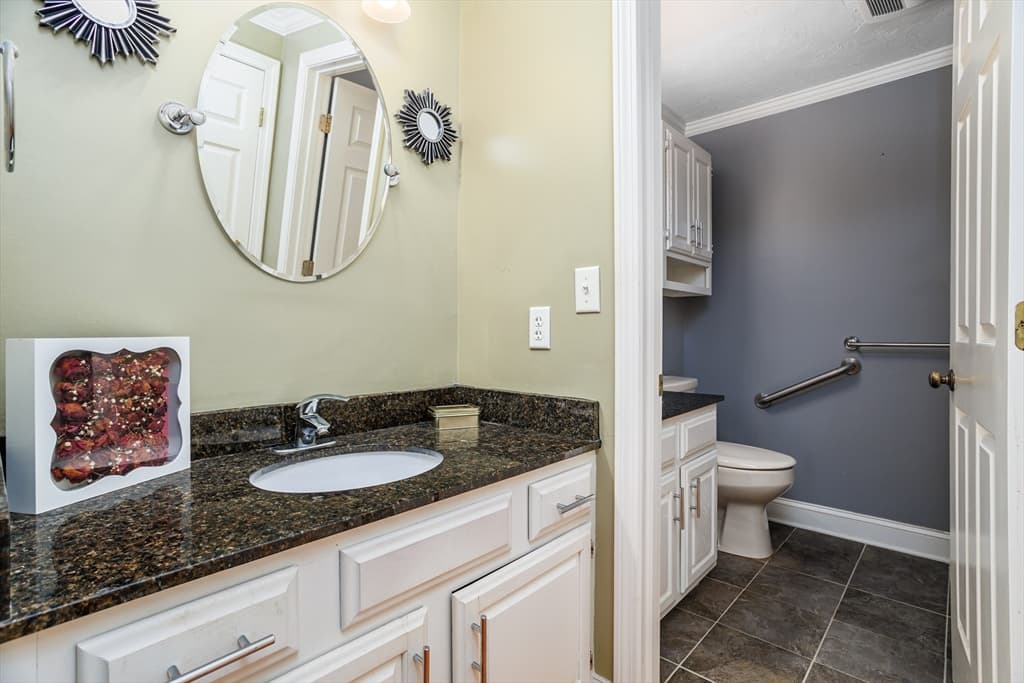 Condominium at 909 Ridgefield Cir # 909C, Clinton MA 01510, Clinton, photo 27 of 40