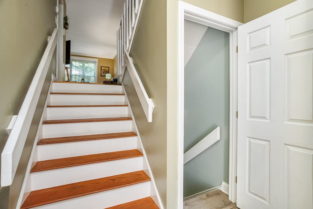 Condominium at 909 Ridgefield Cir # 909C, Clinton MA 01510, Clinton, photo 2 of 40