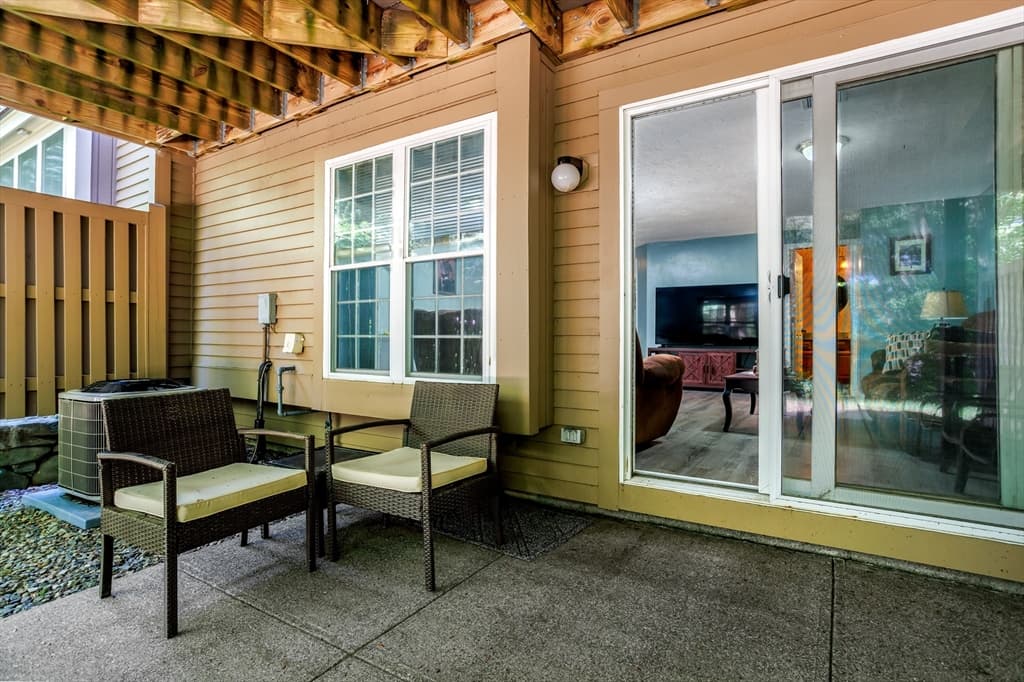 Condominium at 909 Ridgefield Cir # 909C, Clinton MA 01510, Clinton, photo 32 of 40