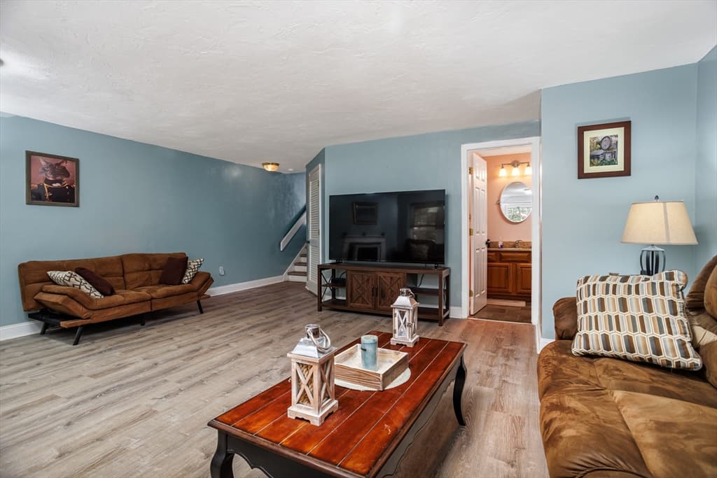 Condominium at 909 Ridgefield Cir # 909C, Clinton MA 01510, Clinton, photo 30 of 40