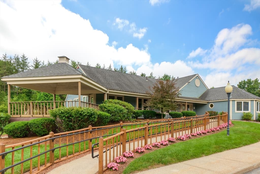 Condominium at 909 Ridgefield Cir # 909C, Clinton MA 01510, Clinton, photo 35 of 40