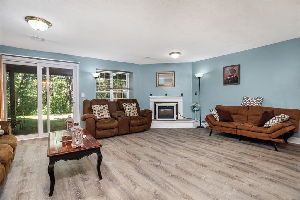 Condominium at 909 Ridgefield Cir # 909C, Clinton MA 01510, Clinton, photo 29 of 40
