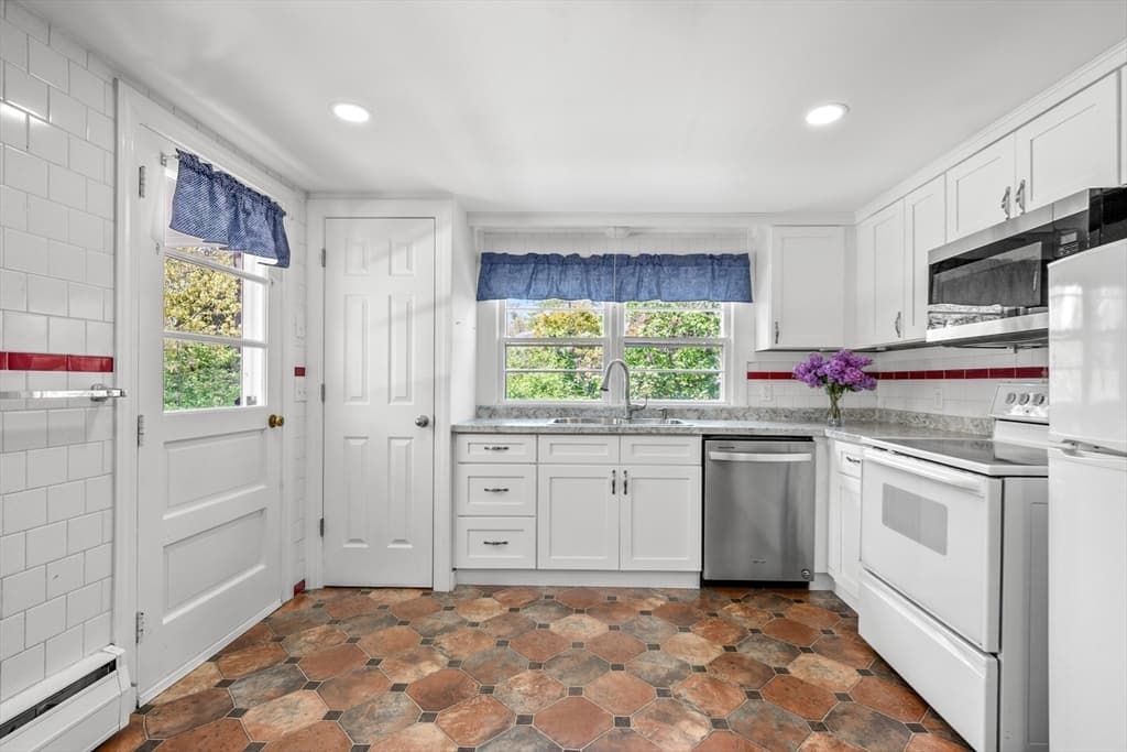 Single Family Residence at 129 Belmont Road, Harwich MA 02671, Harwich, photo 28 of 38