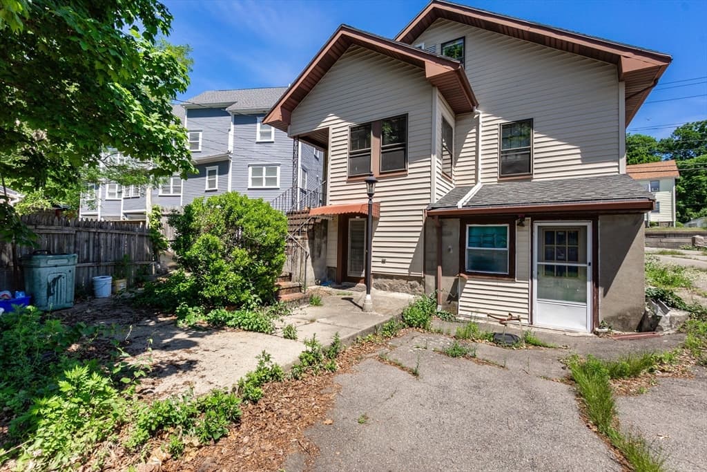 Single Family Residence at 40 Quarry Street, Quincy MA 02169, photo 6 of 36
