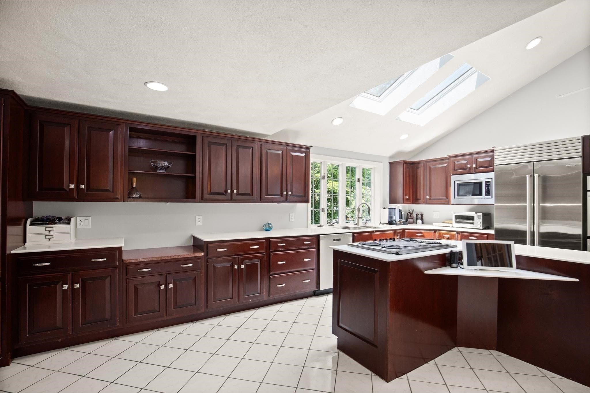 Single Family Residence at 4 Pentucket Ln, Danvers MA 01923, Danvers, photo 3 of 41