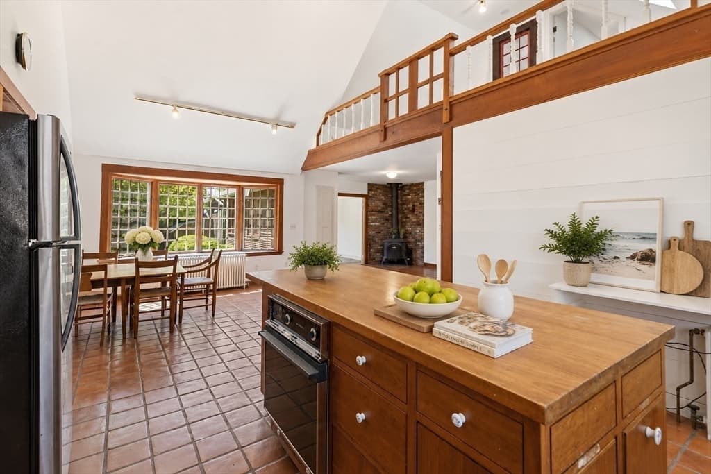 69 Dolliver Neck Rd, Gloucester MA 01930 photo 4
