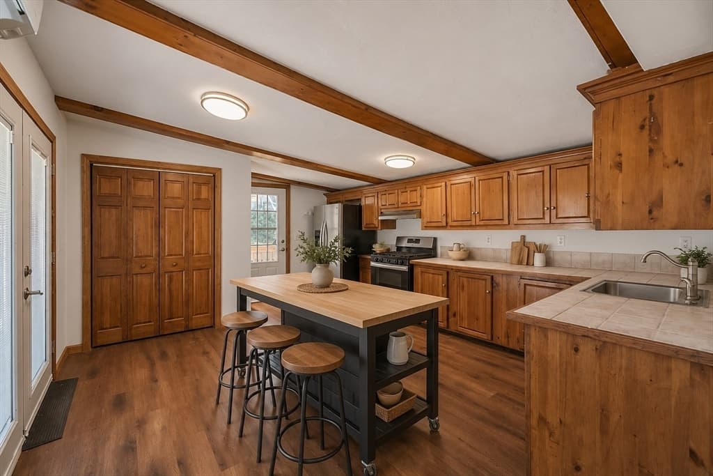 Single Family Residence at 17 Stafford St, Plymouth MA 02360, Plymouth, photo 20 of 41
