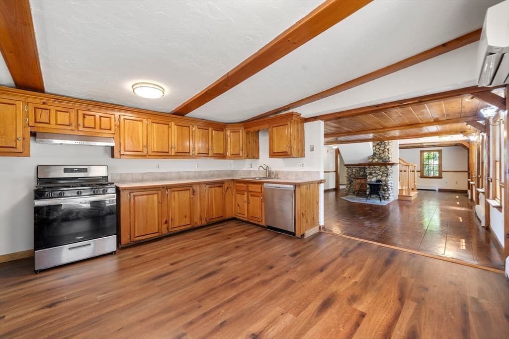 Single Family Residence at 17 Stafford St, Plymouth MA 02360, Plymouth, photo 18 of 41