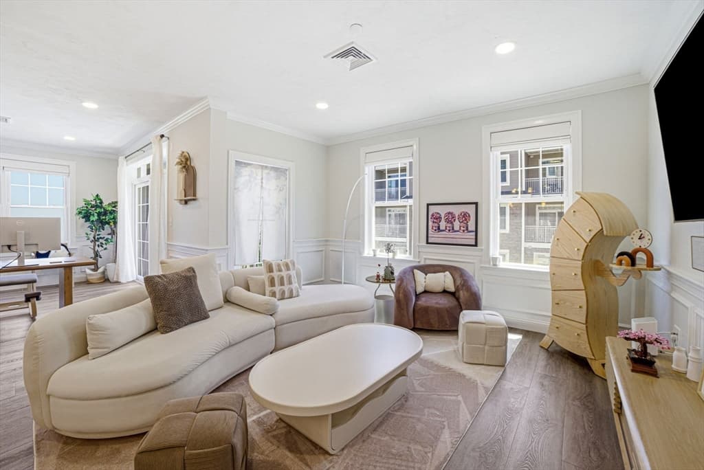 Condominium at 320 Middlesex Ave # D208, Medford MA 02155, photo 6 of 32