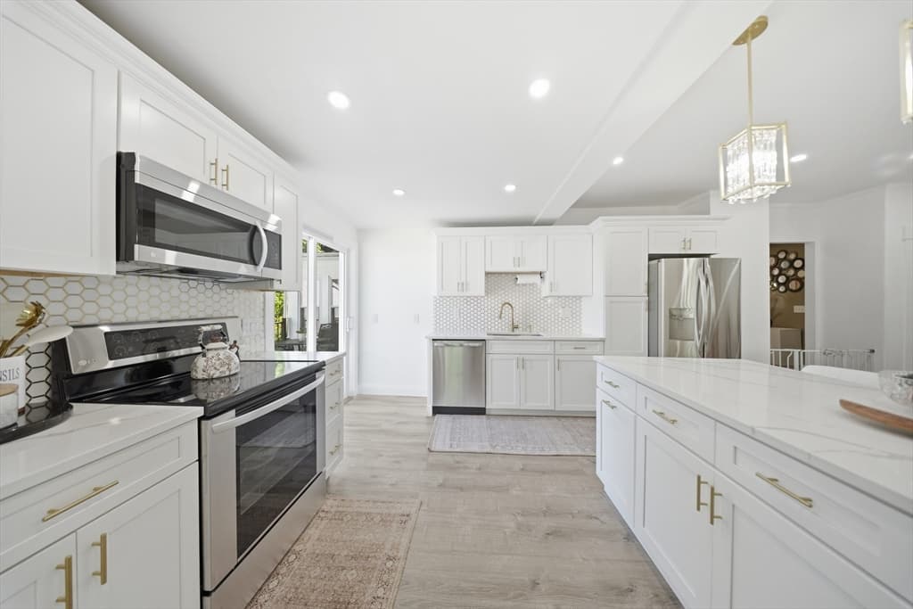 Single Family Residence at 131 Pearl St, Gardner MA 01440, Gardner, photo 13 of 41