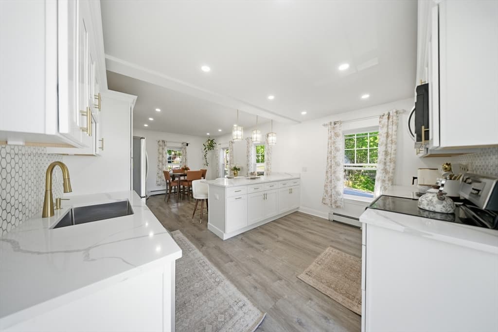 Single Family Residence at 131 Pearl St, Gardner MA 01440, Gardner, photo 12 of 41