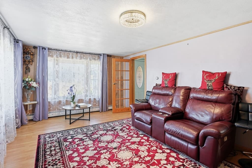 140 Ruskin St, Chicopee MA 01020 photo 10
