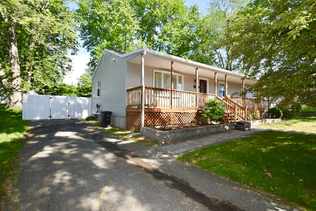 3 Vineland Ave, East Longmeadow MA 01028 photo 3