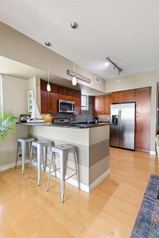 Condominium at 550 Pleasant Street # 411, Winthrop MA 02152, Winthrop, photo 13 of 27