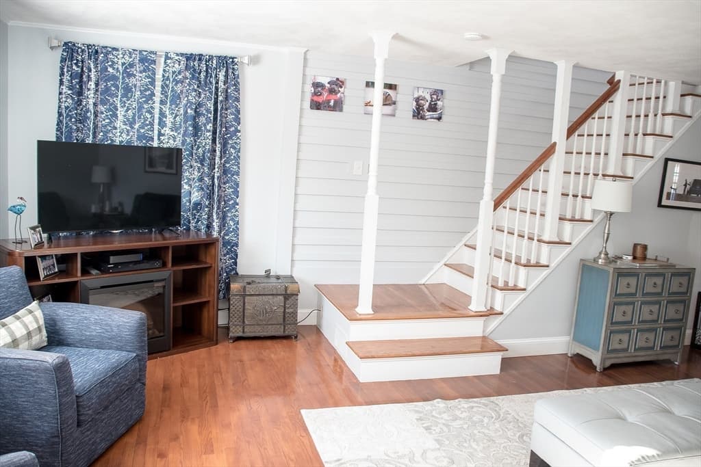 659 Liberty St, Rockland MA 02370 photo 5
