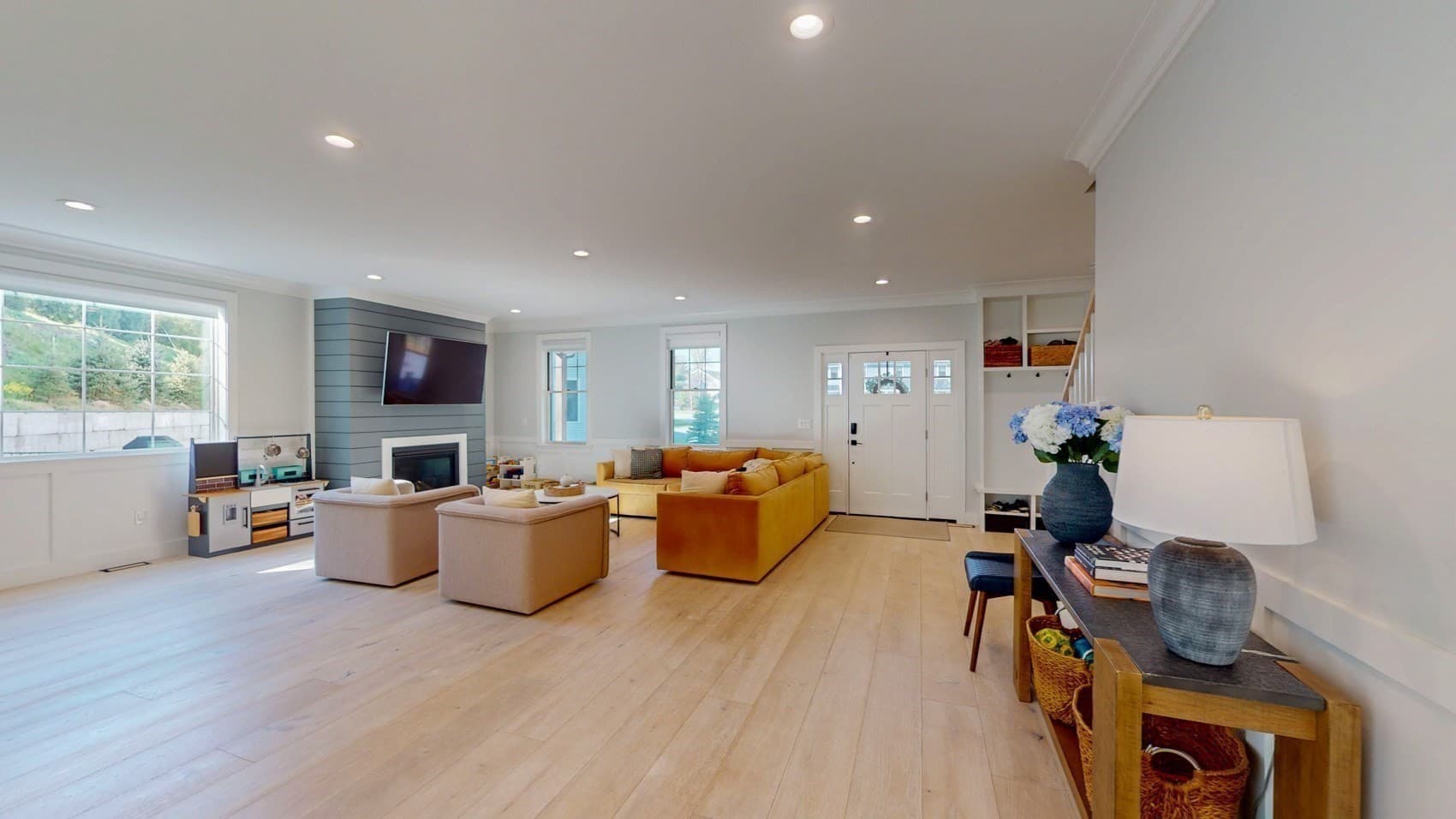 Single Family Residence at 4 Lincoln Ct, Medfield MA 02052, Medfield, photo 9 of 42