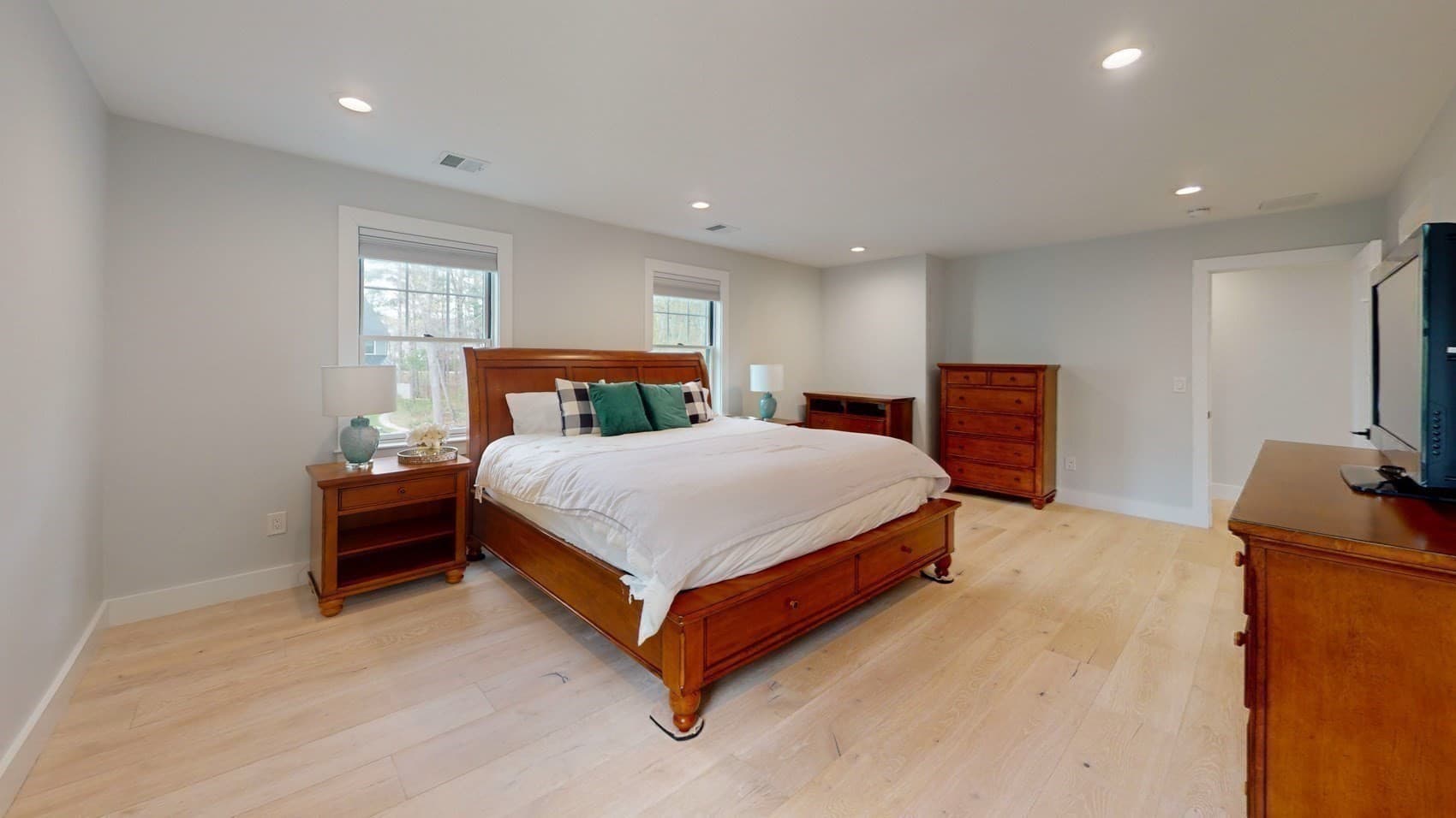 Single Family Residence at 4 Lincoln Ct, Medfield MA 02052, Medfield, photo 21 of 42