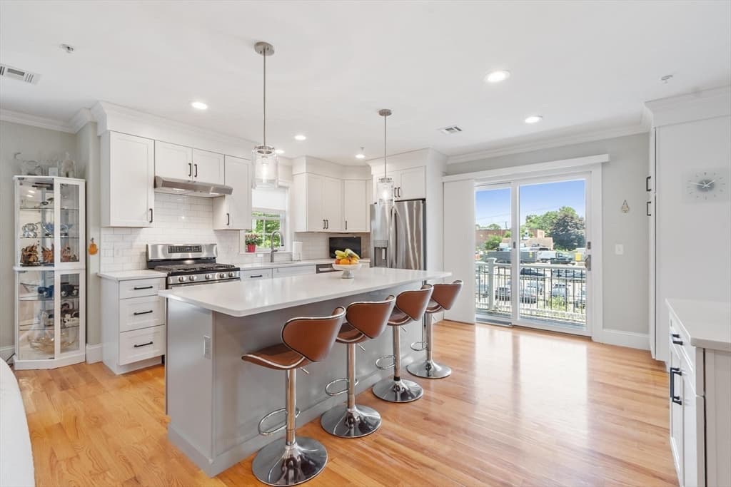 76 South Ave # 201, Natick MA 01760