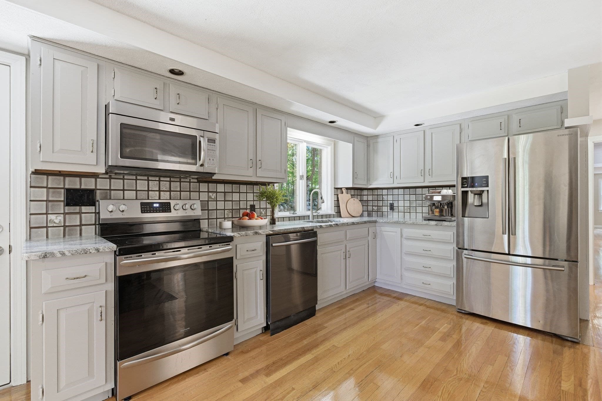 Single Family Residence at 18 N Common Rd, Westminster MA 01473, Westminster, photo 3 of 16