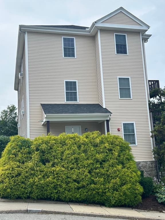 Condominium at 131 Stewart # 3B, Fall River MA 02720, photo 17 of 20