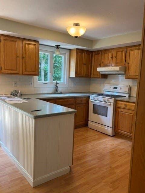 Condominium at 142 Copperwood Dr # 142, Stoughton MA 02072, photo 10 of 28