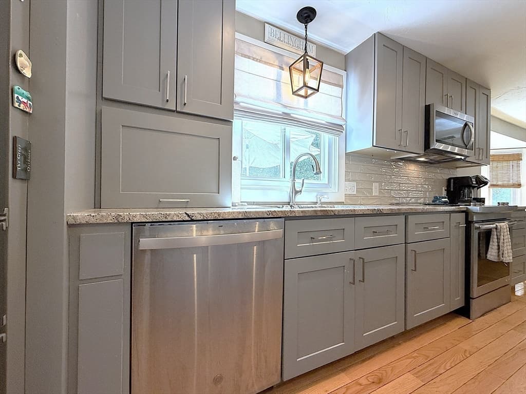 Single Family Residence at 23 Bellstone Dr, Bellingham MA 02019, Bellingham, photo 9 of 36