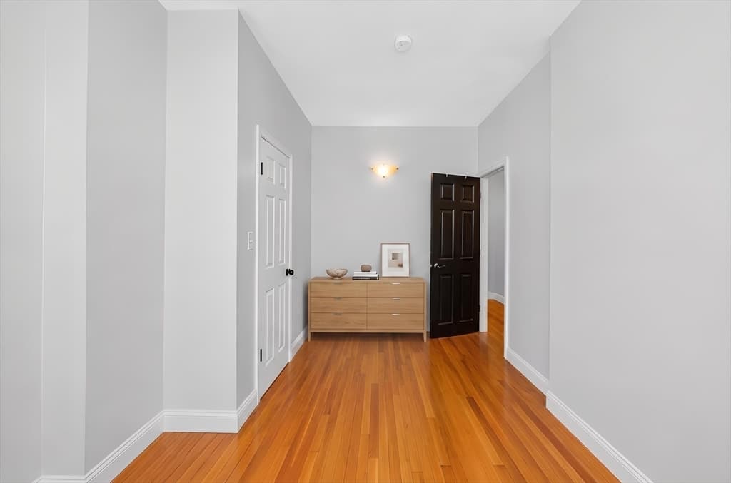 Condominium at 881 Harrison Ave # 1, Boston MA 02118, photo 14 of 23