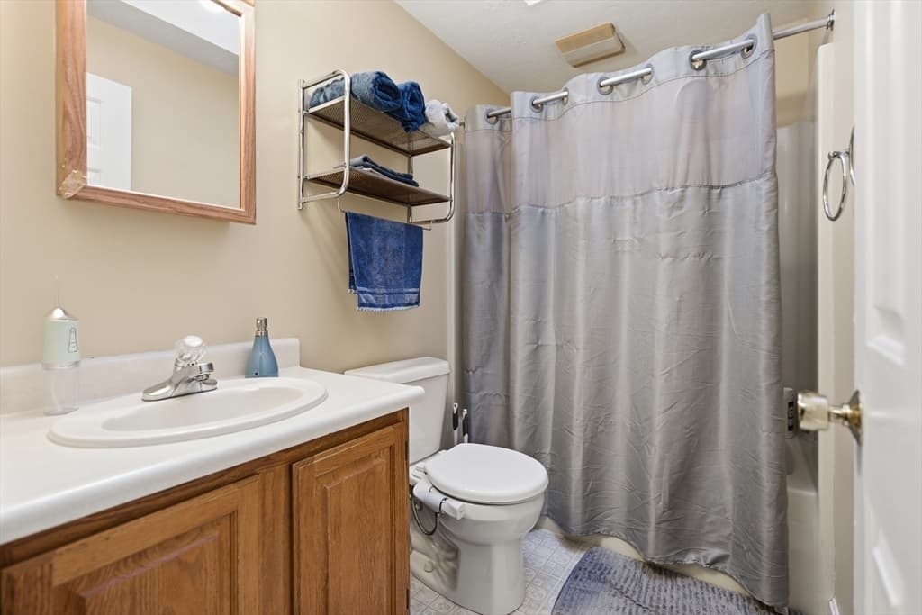 37 Moreland Green Dr, Worcester MA 01609 photo 15