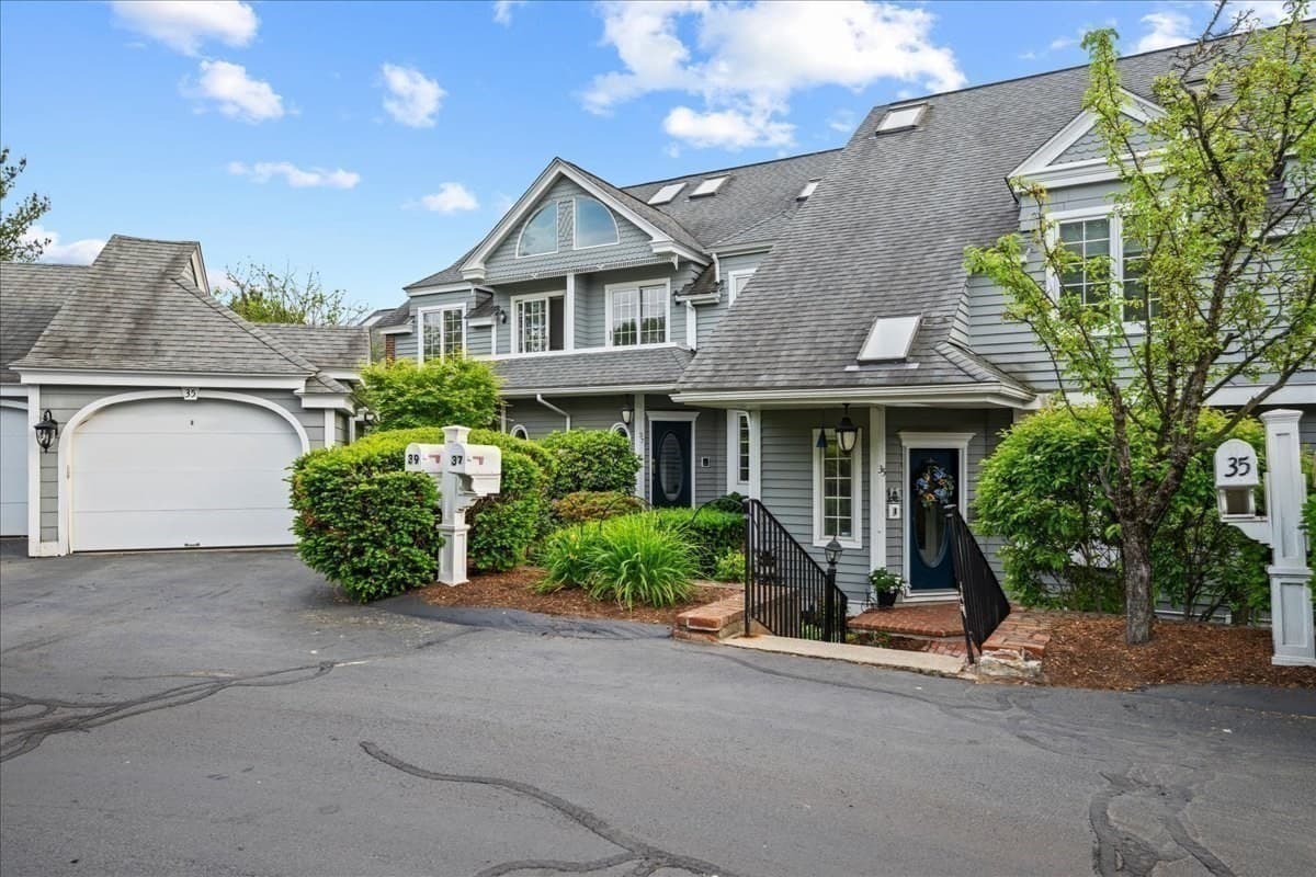Condominium at 35 Eastern Point Dr # 34, Shrewsbury MA 01545, photo 32 of 37