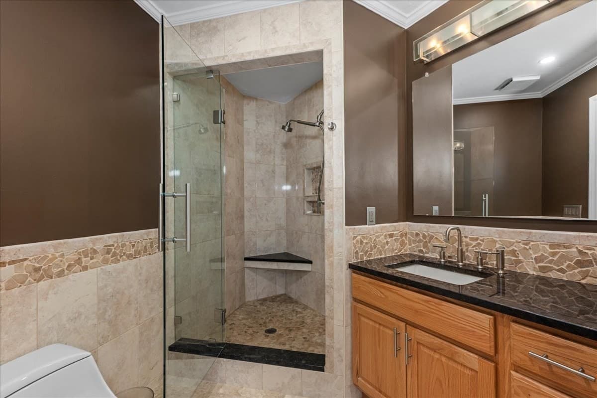 Condominium at 35 Eastern Point Dr # 34, Shrewsbury MA 01545, photo 21 of 37