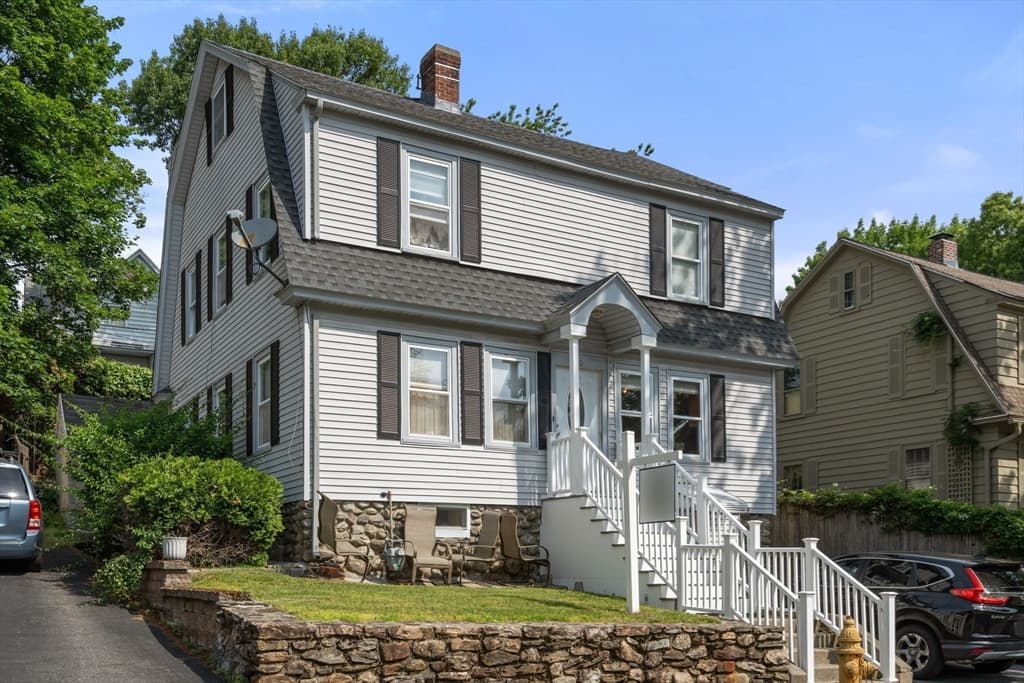 20 Berkmans St, Worcester MA 01602 photo 2