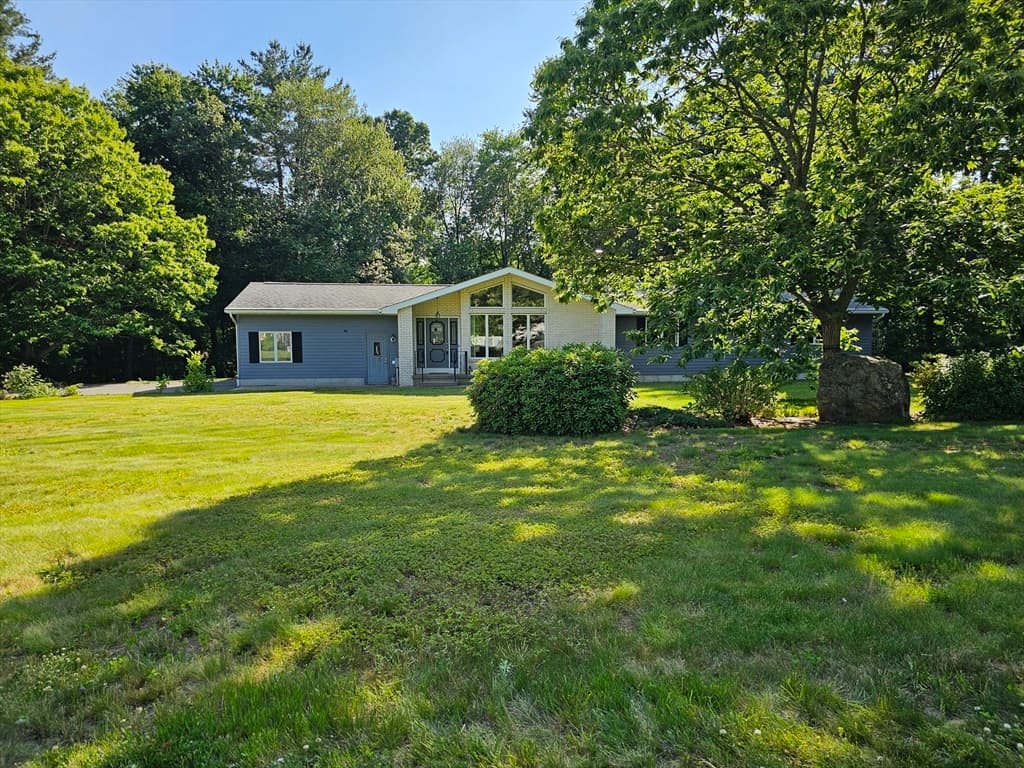 80 Elizabeth Dr, Ludlow MA 01056 photo 2