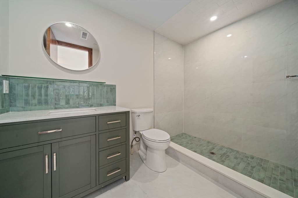 Condominium at 273 Havre # 3, Boston MA 02128, photo 9 of 13