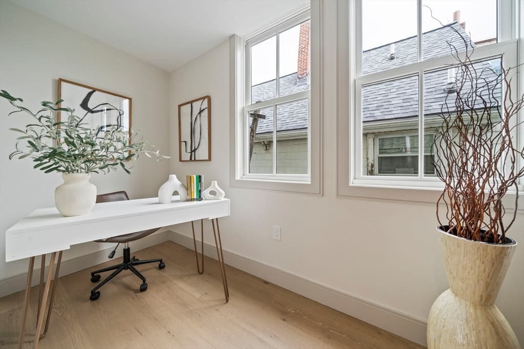 Condominium at 273 Havre # 3, Boston MA 02128, photo 10 of 13