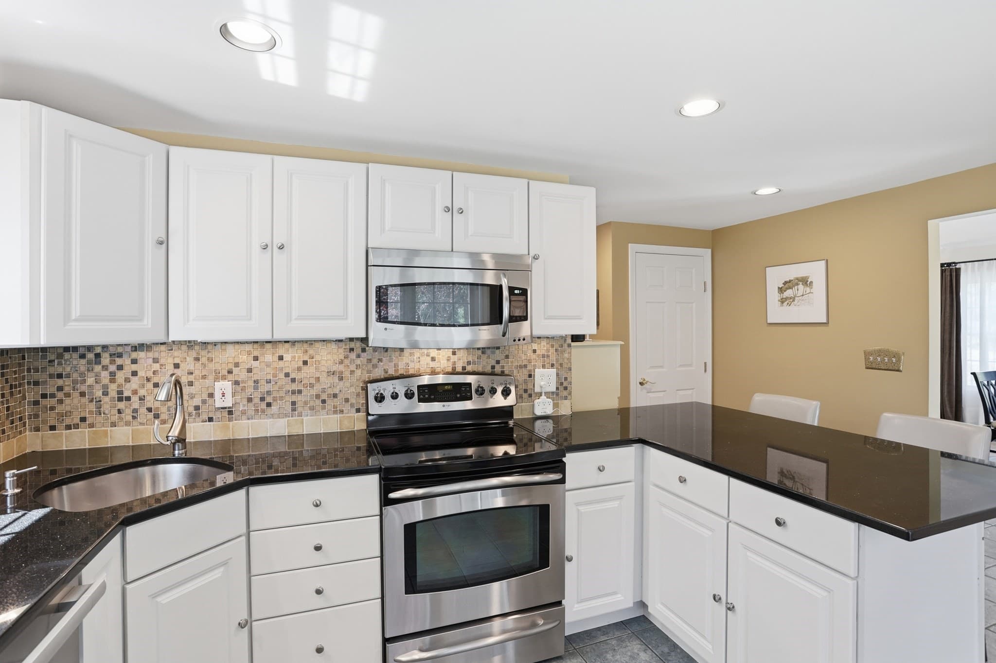 Condominium at 78 Macintosh Ln # 78, Boxborough MA 01719, Boxborough, photo 7 of 41