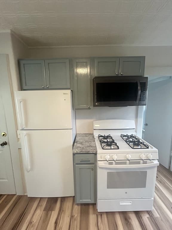 40-46 Cottage St, Leominster MA 01453 photo 9