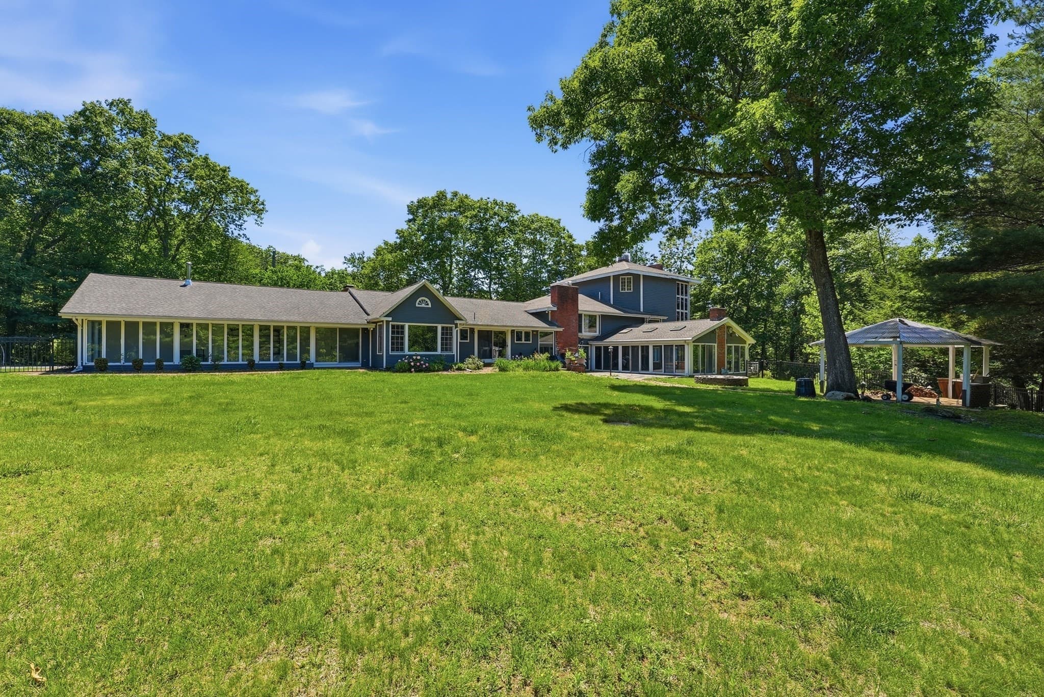 15 Woodhill Rd, Monson MA 01057